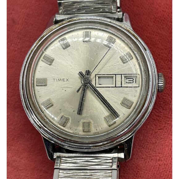 Vintage Men's TIMEX Mechanical Watch, Day/Date 16850 2773 Runs - Picture 4 of 8
